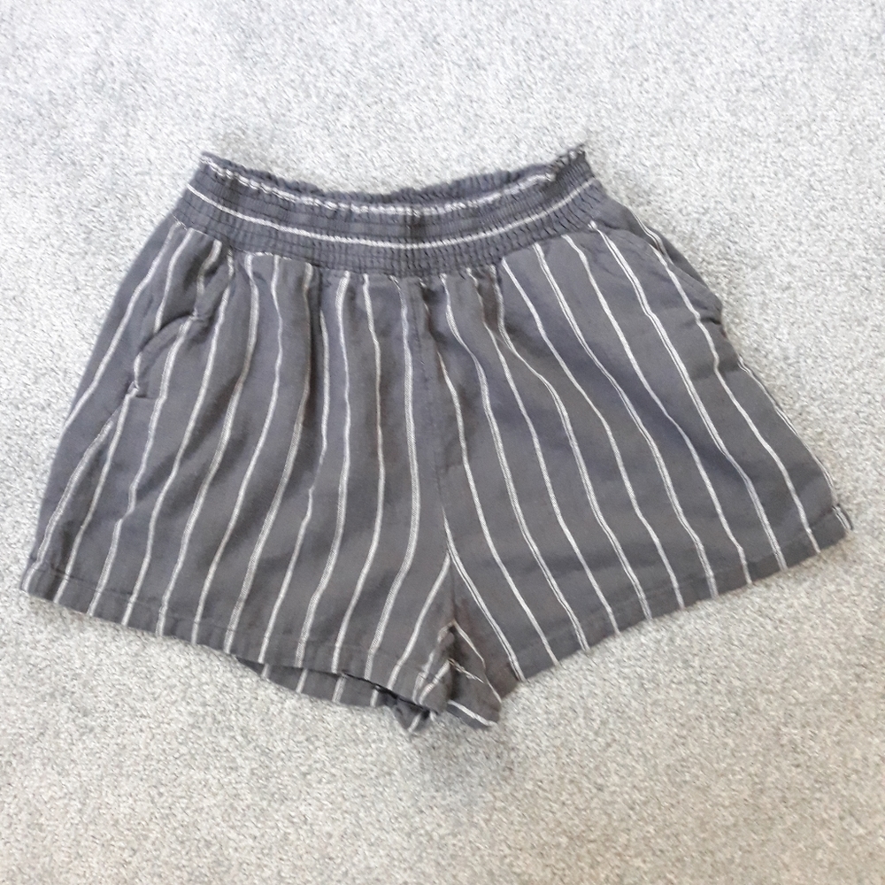Universal Thread Linen Blend Shorts size medium